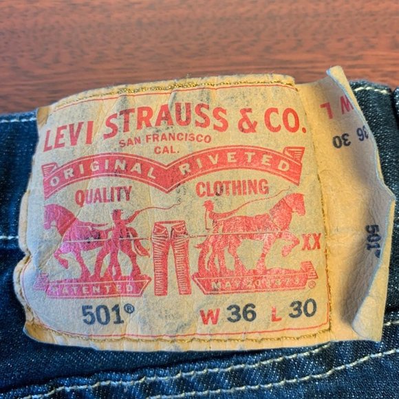 501 Dark Navy Levi's - Picture 8 of 10